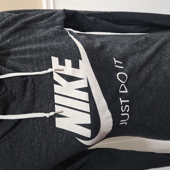 💥 Nike lightweight sweater - Picture 2 of 5